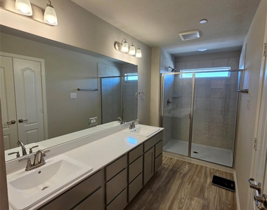 1215 Goliad Drive - Photo Thumbnail 7