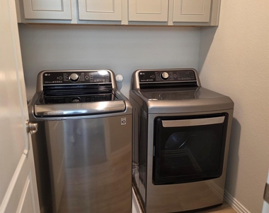 1215 Goliad Drive - Photo Thumbnail 12