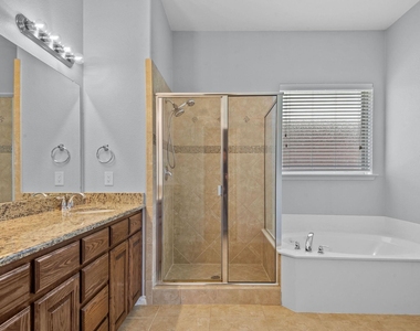 913 Lampassas Trail - Photo Thumbnail 22