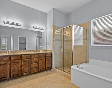 913 Lampassas Trail - Photo Thumbnail 21