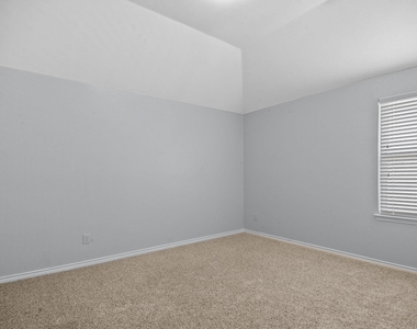 913 Lampassas Trail - Photo Thumbnail 30