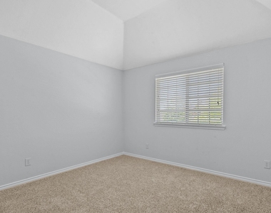 913 Lampassas Trail - Photo Thumbnail 29