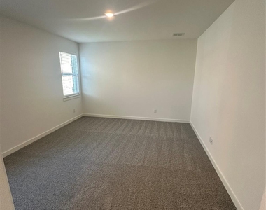 1350 Eldridge Pond Street - Photo Thumbnail 11