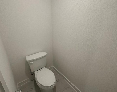 1350 Eldridge Pond Street - Photo Thumbnail 15
