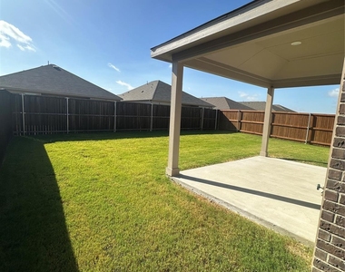 1350 Eldridge Pond Street - Photo Thumbnail 27