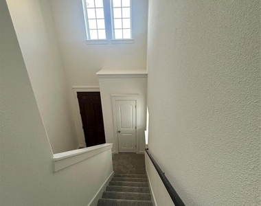 1350 Eldridge Pond Street - Photo Thumbnail 10