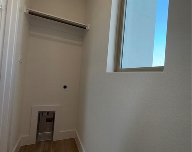 5634 Mesa Circle - Photo Thumbnail 17