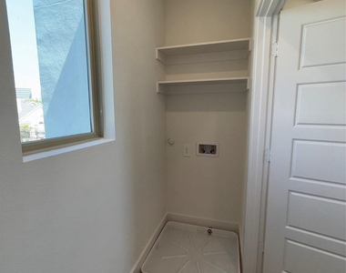 5634 Mesa Circle - Photo Thumbnail 18