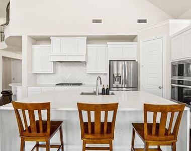7618 Kiowana Court - Photo Thumbnail 6