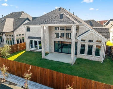 7618 Kiowana Court - Photo Thumbnail 24