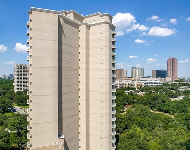 3225 Turtle Creek Boulevard - Photo Thumbnail 17