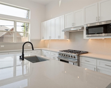 2654 Mount View Drive - Photo Thumbnail 7