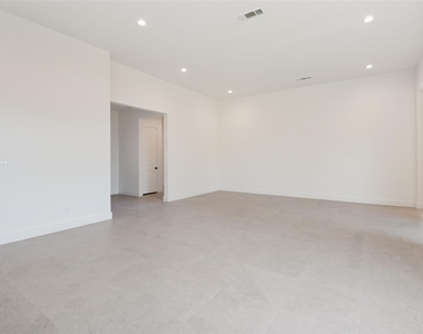 2654 Mount View Drive - Photo Thumbnail 4
