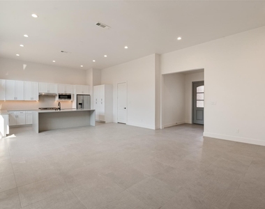 2654 Mount View Drive - Photo Thumbnail 3