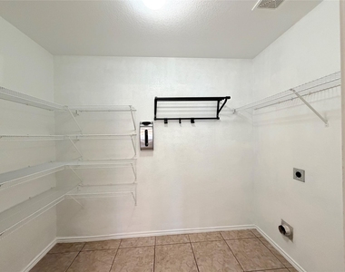 12908 Cedar Hollow Drive - Photo Thumbnail 10