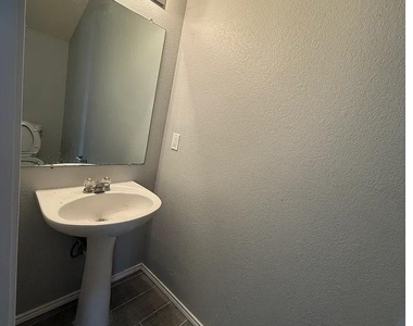 801 Flamingo Drive - Photo Thumbnail 6