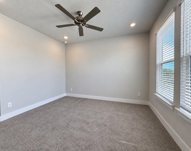 760 W Bedford Euless Road - Photo Thumbnail 8