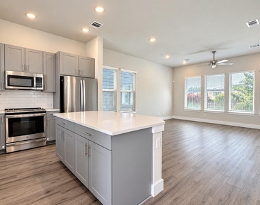 760 W Bedford Euless Road - Photo Thumbnail 2