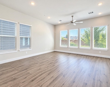 760 W Bedford Euless Road - Photo Thumbnail 5