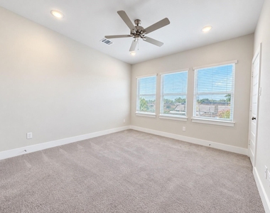 760 W Bedford Euless Road - Photo Thumbnail 7