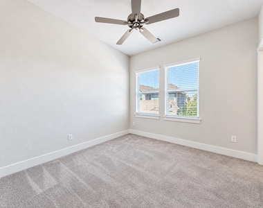 760 W Bedford Euless Road - Photo Thumbnail 12