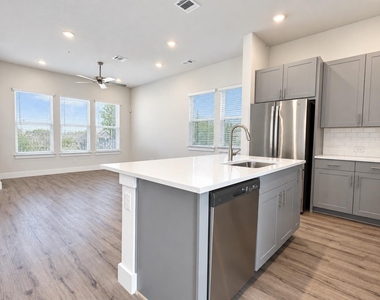 760 W Bedford Euless Road - Photo Thumbnail 3