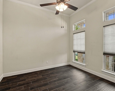10841 Brownwood Place - Photo Thumbnail 4