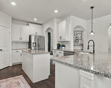 10841 Brownwood Place - Photo Thumbnail 10
