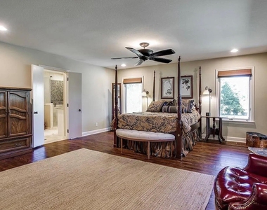 4825 Crooked Lane - Photo Thumbnail 6