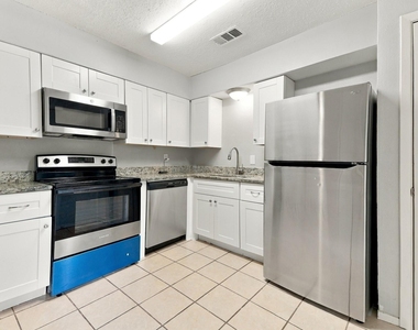 1458 Shorehaven Drive - Photo Thumbnail 5