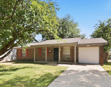 1458 Shorehaven Drive - Photo Thumbnail 1