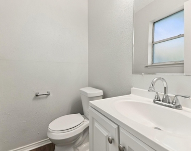 1458 Shorehaven Drive - Photo Thumbnail 9
