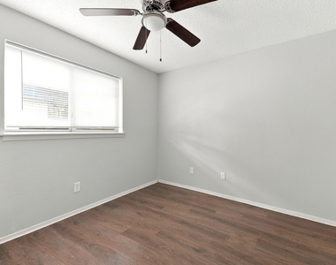 1458 Shorehaven Drive - Photo Thumbnail 7