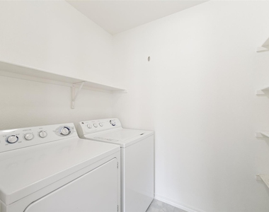 5221 Mountain Pointe Drive - Photo Thumbnail 11