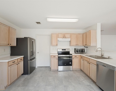 5221 Mountain Pointe Drive - Photo Thumbnail 5