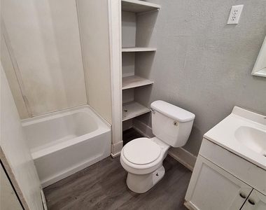 1026 Jeanette Street - Photo Thumbnail 7