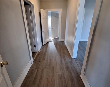 1026 Jeanette Street - Photo Thumbnail 2