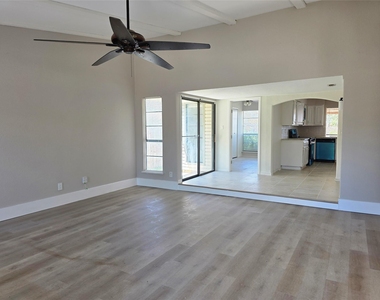 5148 Reed Drive - Photo Thumbnail 5