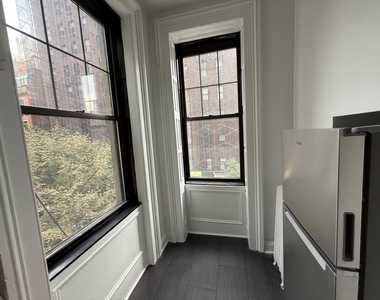 985 Lexington Avenue - Photo Thumbnail 6
