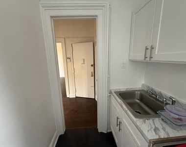 985 Lexington Avenue - Photo Thumbnail 8