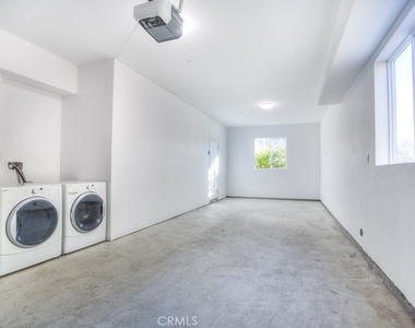 11639 Burbank - Photo Thumbnail 40