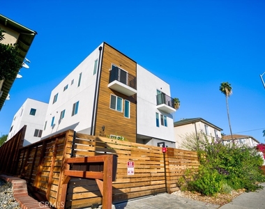 11639 Burbank - Photo Thumbnail 2