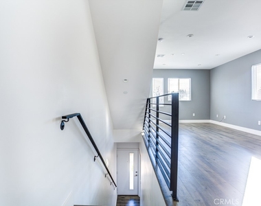 11639 Burbank - Photo Thumbnail 9