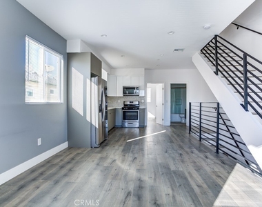 11639 Burbank - Photo Thumbnail 14