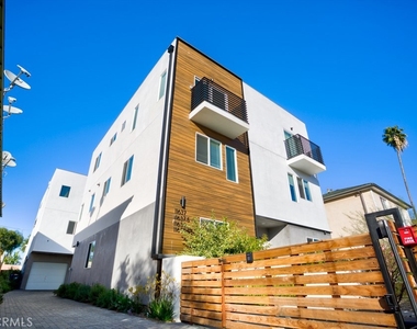 11639 Burbank - Photo Thumbnail 42