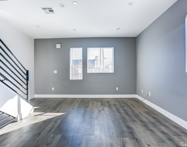11639 Burbank - Photo Thumbnail 13