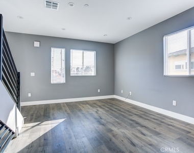 11639 Burbank - Photo Thumbnail 12