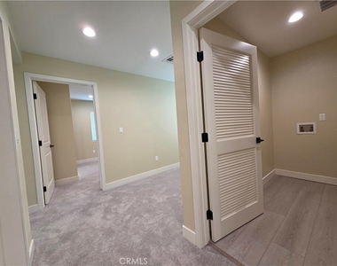 652 W Grand Avenue - Photo Thumbnail 9