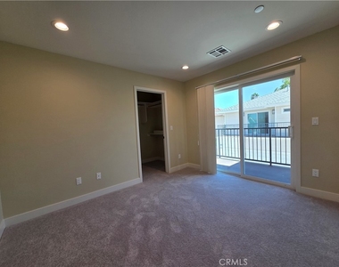 652 W Grand Avenue - Photo Thumbnail 16