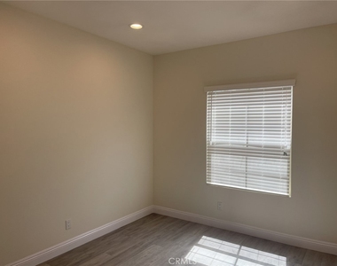 23 Christina Street - Photo Thumbnail 2